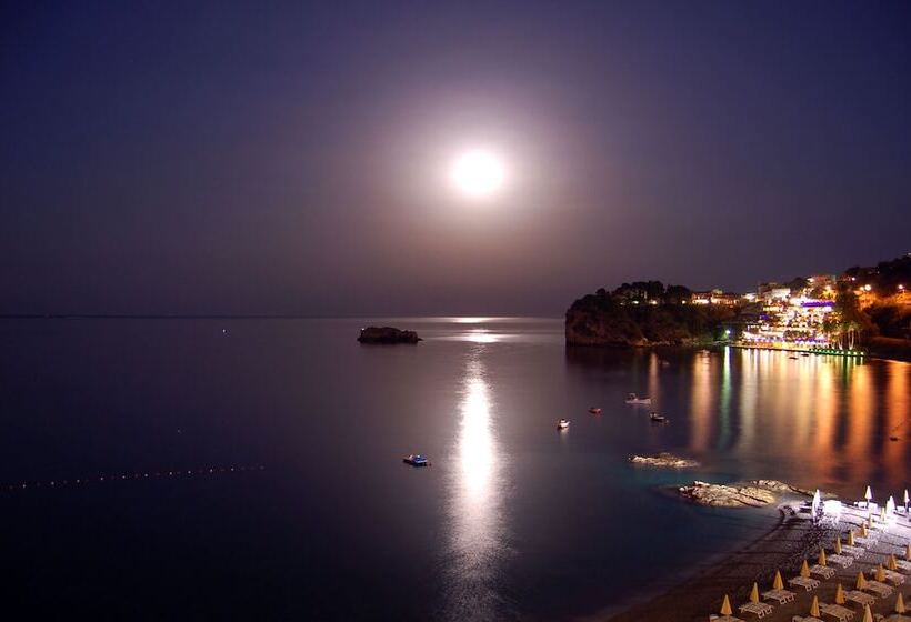 اتاق راحتی با چشمانداز دریا, Lido Mediterranee