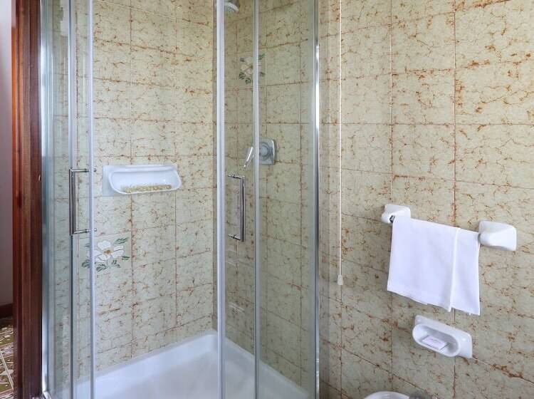 Economy Triple Room, Lido Mediterranee