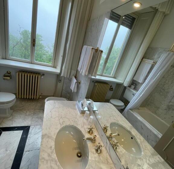 اتاق استاندارد با چشم‌انداز دریاچه, Palace Grand Hotel Varese