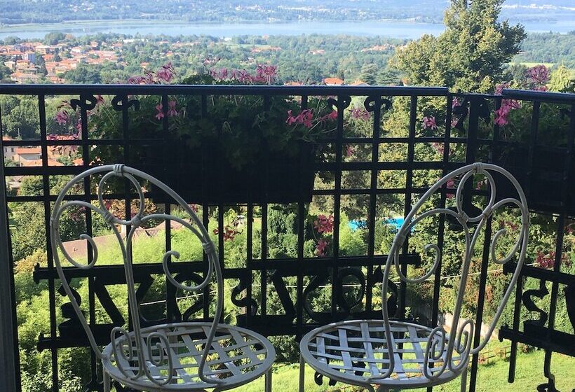 اتاق استاندارد با چشم‌انداز دریاچه, Palace Grand Hotel Varese