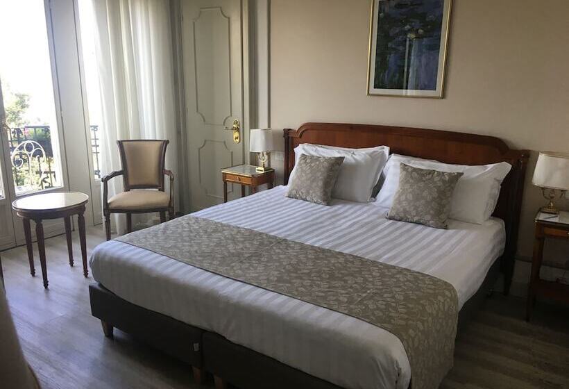 اتاق استاندارد با چشم‌انداز دریاچه, Palace Grand Hotel Varese