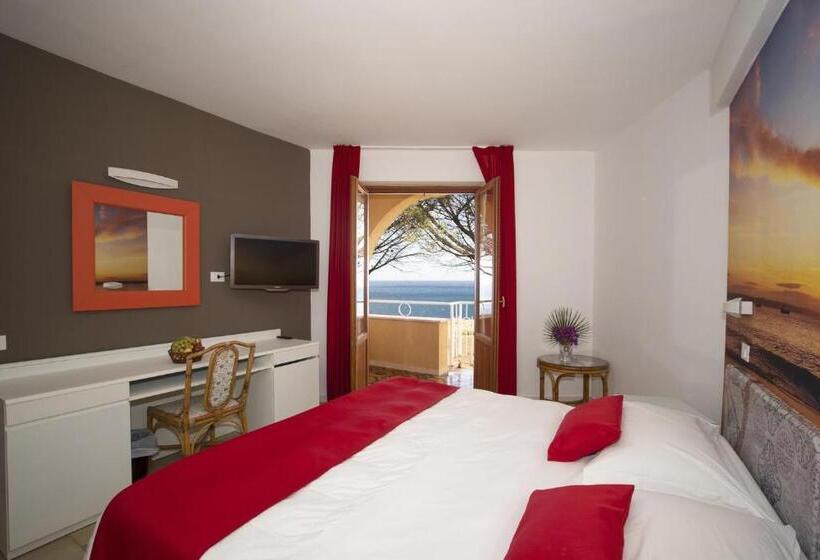 Семейный Номер Superior, Perla Del Golfo Resort