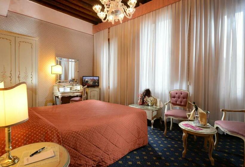 اتاق کلاسیک سه تخته, Rialto