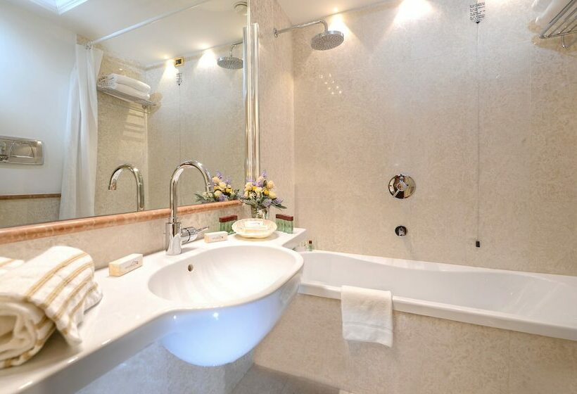 اتاق عادی, Rialto