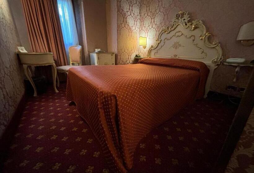 اتاق کلاسیک یک تخته, Rialto