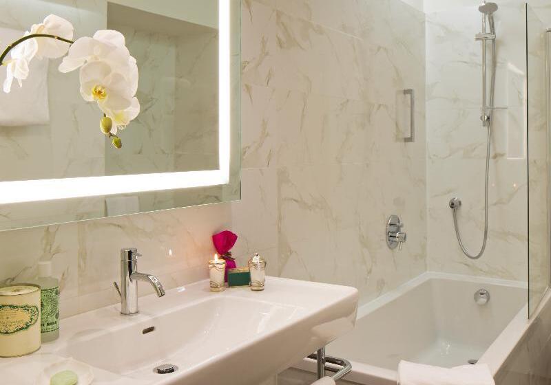 اتاق سوپریور, Starhotels Majestic
