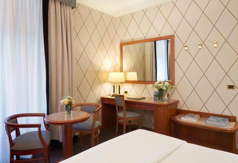 اتاق کلاسیک سه تخته, Starhotels Majestic