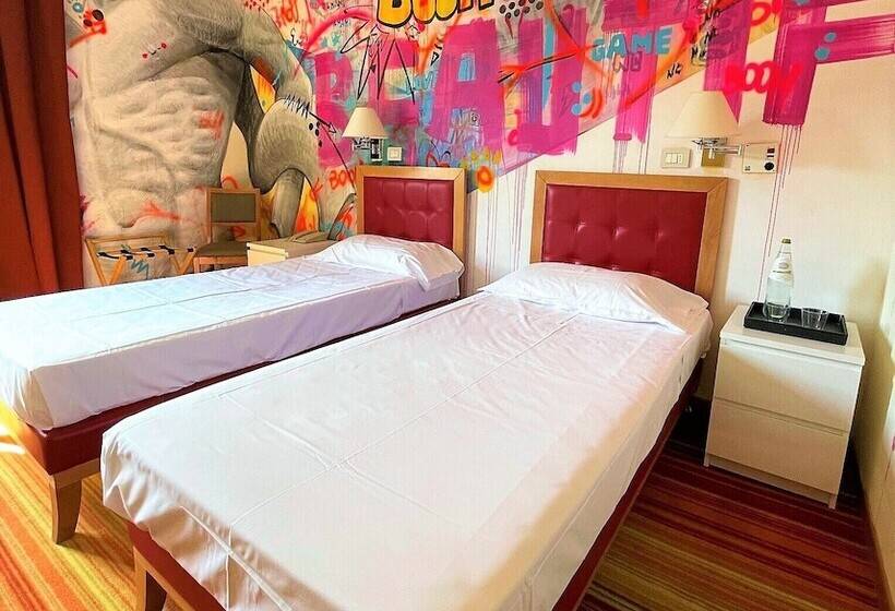 Номер Стандарт, Lh Hotel Arca Street Art