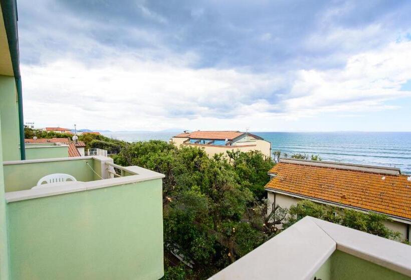 اتاق استاندارد با چشم‌انداز دریا, Villa Marcella