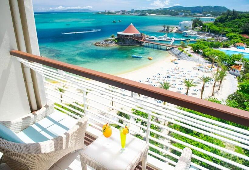 اتاق سوپریور با چشم‌انداز, Renaissance Okinawa Resort