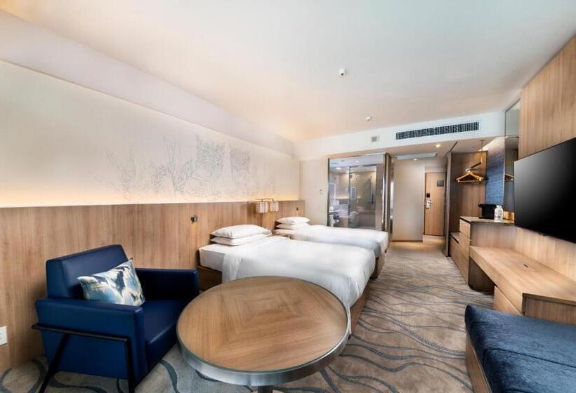 اتاق لوکس با چشم‌انداز, Renaissance Okinawa Resort