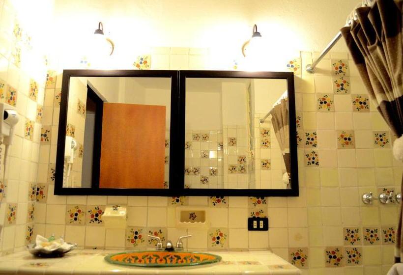 سوییت جونیور, Posada De La Aldea