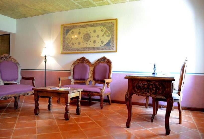 سوییت جونیور, Posada De La Aldea