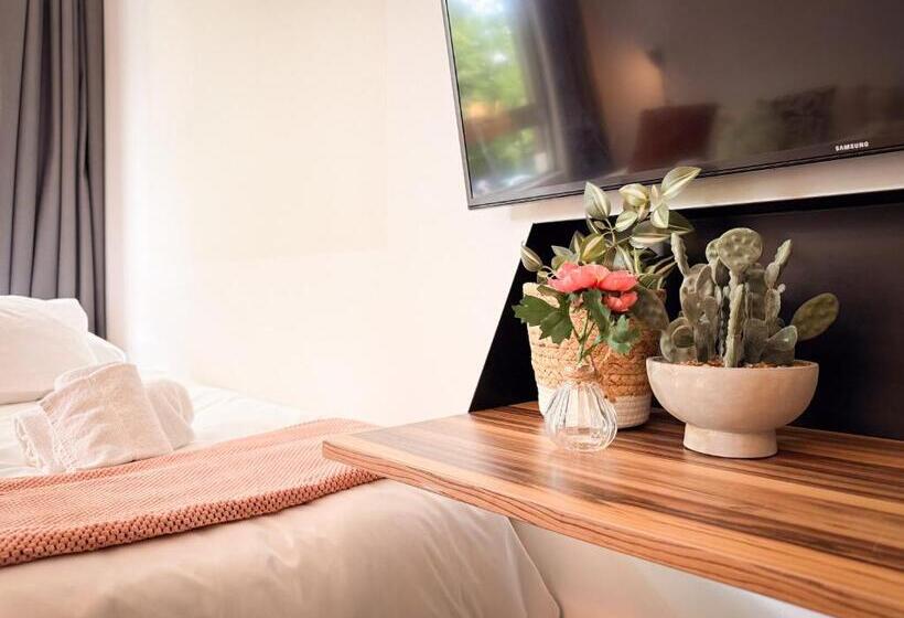اتاق راحتی سه تخته, De Pijp Boutique Hotel