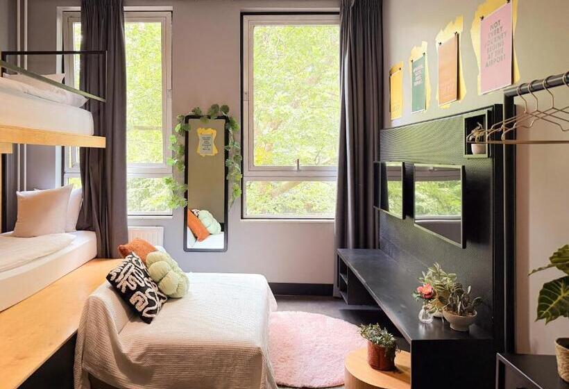 Standard Quadruple Room with Bunk Beds, De Pijp Boutique Hotel