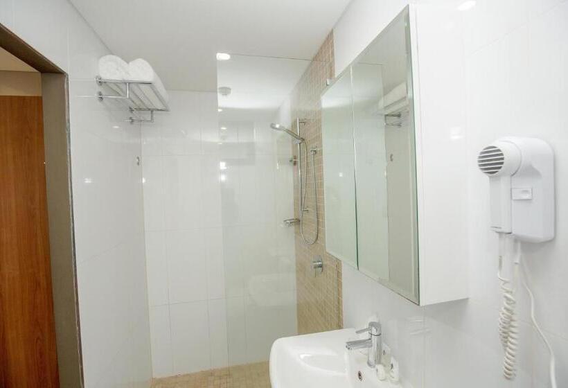디럭스 룸, Ela Beach Hotel & Apartments