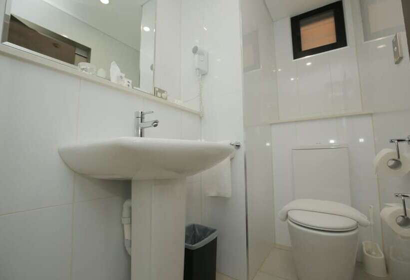디럭스 룸, Ela Beach Hotel & Apartments