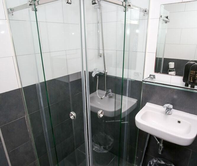 اتاق عادی, Flipper Amsterdam
