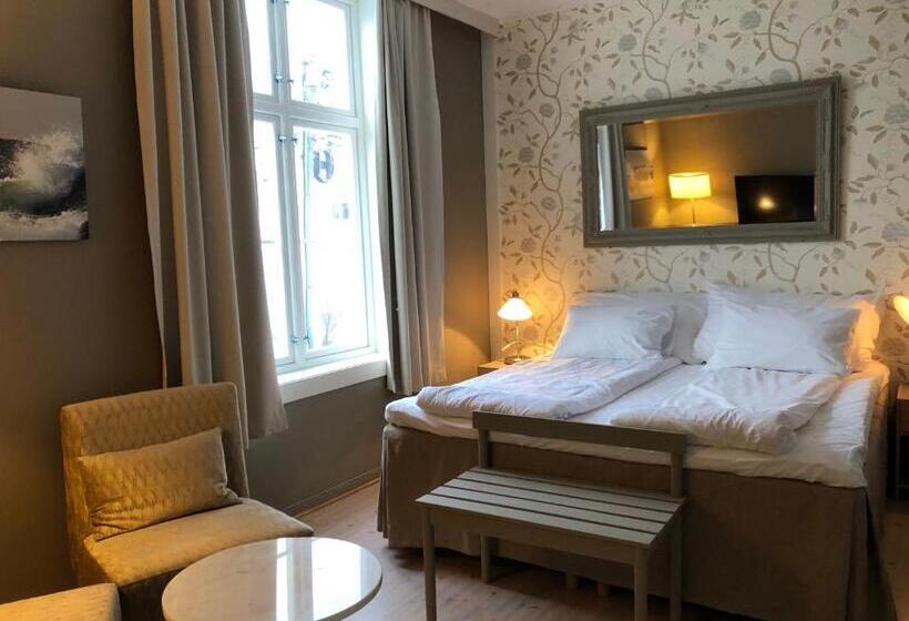 Quarto Estandar, Risør