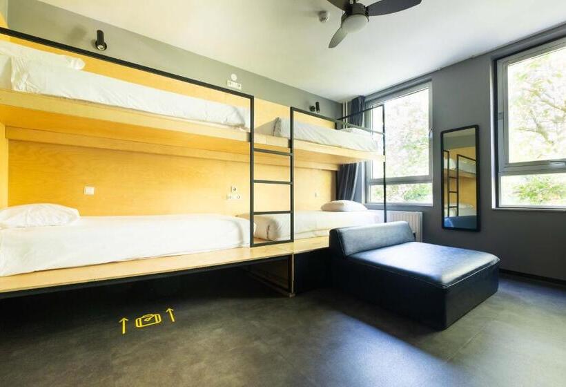 Standard Quadruple Room with Bunk Beds, De Pijp Boutique Hotel