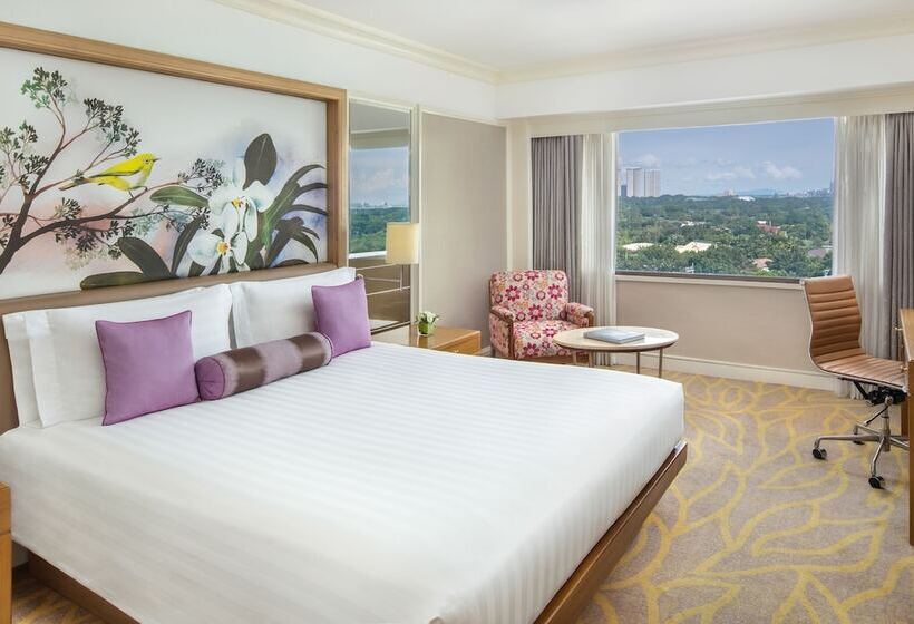 Люкс Повышенной Комфортности, Dusit Thani Manila