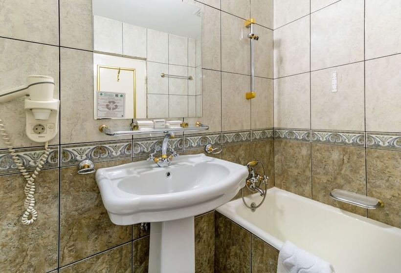 اتاق استاندارد یک نفره, Imparatul Romanilor