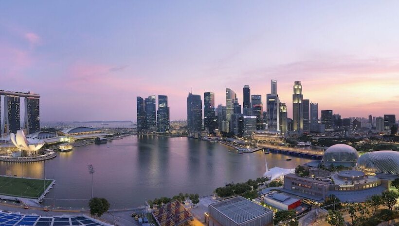 اتاق استاندارد با چشم‌انداز, Mandarin Oriental Singapore