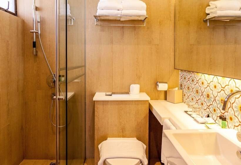 اتاق خانوادگی, Village Hotel Katong By Far East Hospitality