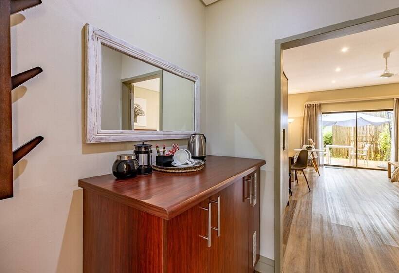 سوییت, African Sky Hotels   Pine Lake Inn