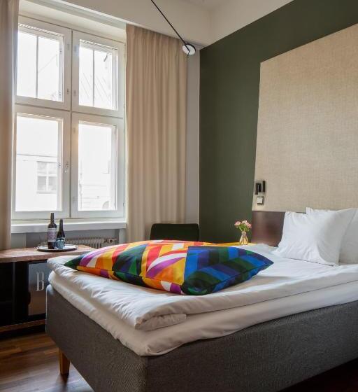 חדר בסיסי, Klaus K