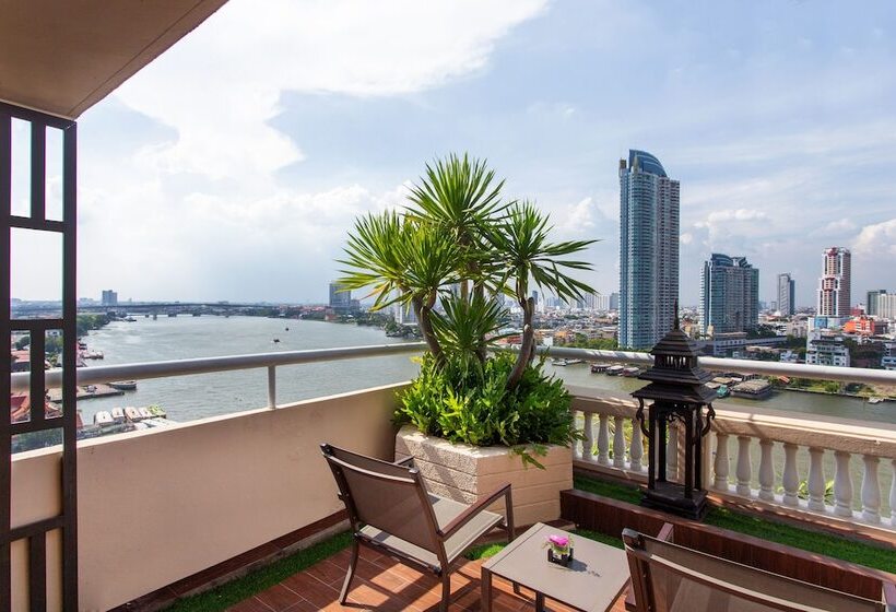 Suite with Terrace, Ramada Plaza By Wyndham Bangkok Menam Riverside