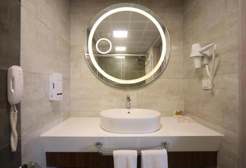 اتاق لوکس با تخت بزرگ, Best Western Plus Khan