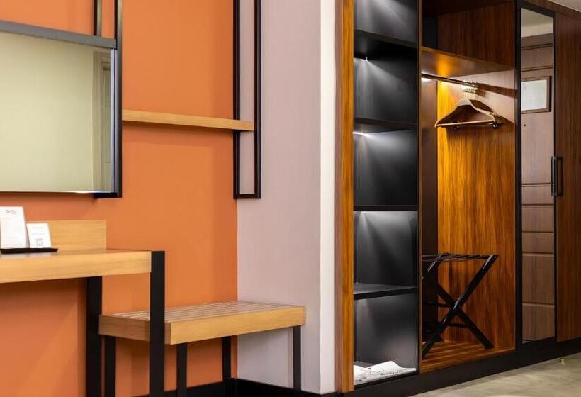 اتاق لوکس با تخت بزرگ, Best Western Plus Khan
