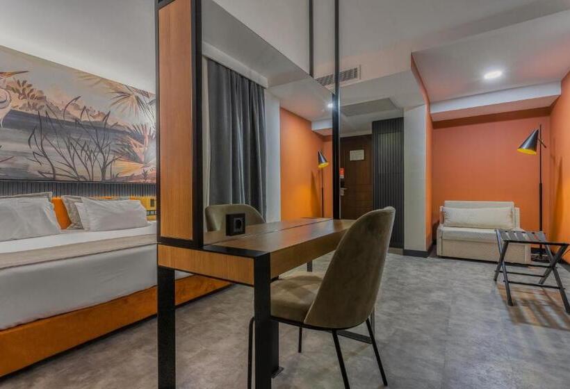 Deluxe Suite King Bed, Best Western Plus Khan