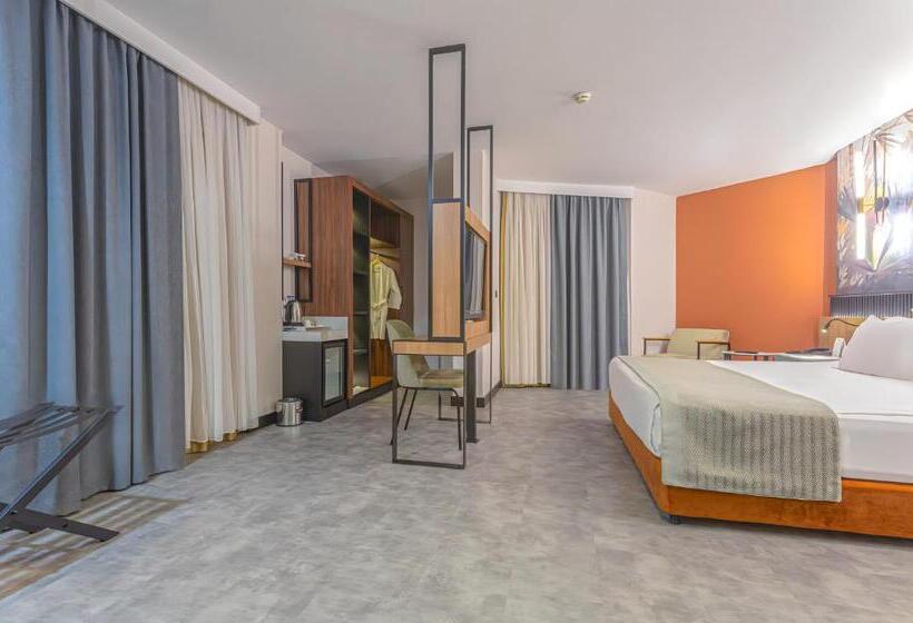 Deluxe Suite King Bed, Best Western Plus Khan