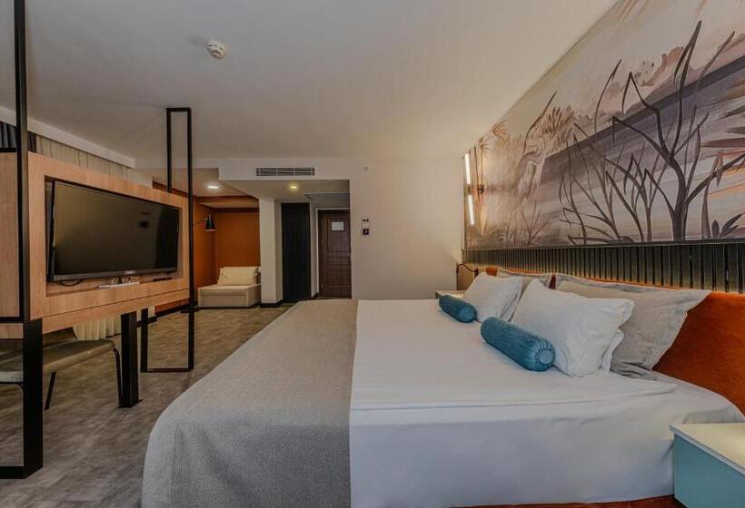 Deluxe Suite King Bed, Best Western Plus Khan