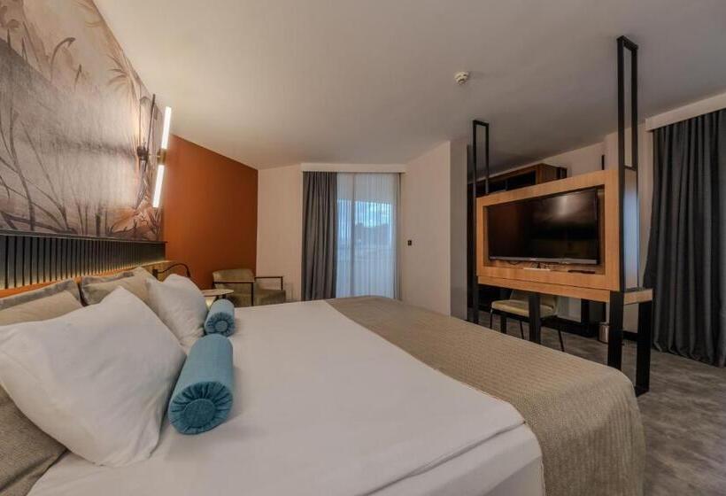 Deluxe Suite King Bed, Best Western Plus Khan