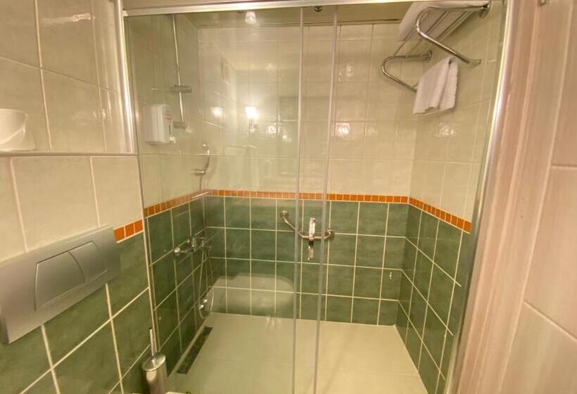 سوییت جونیور, Best Western Plus Khan