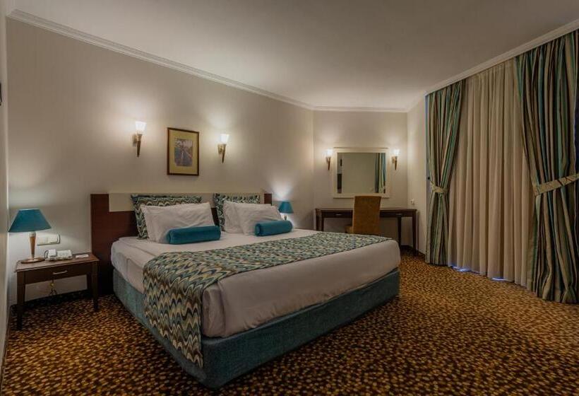 سوییت جونیور, Best Western Plus Khan