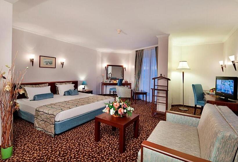 سوییت جونیور, Best Western Plus Khan