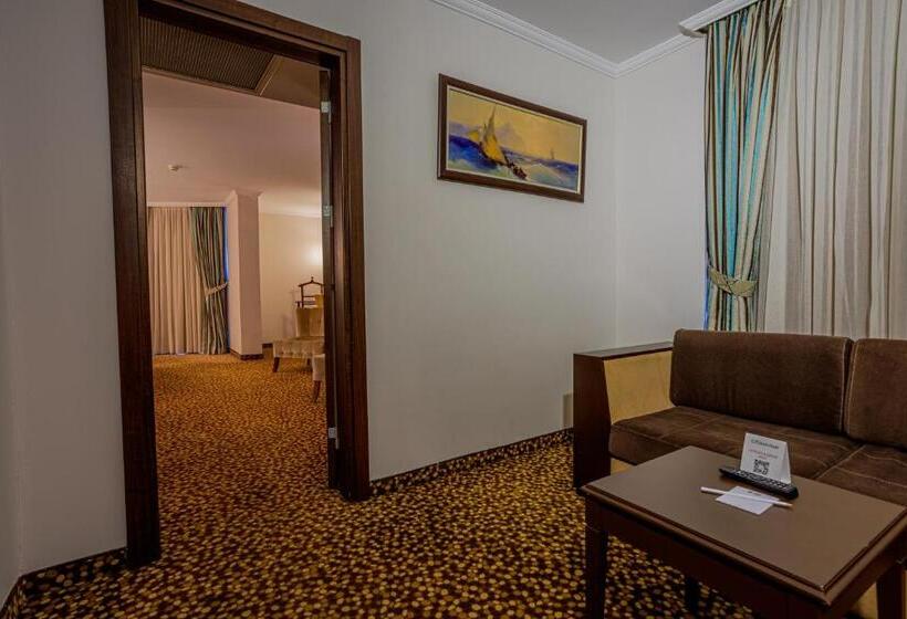 سوئیت با تخت بزرگ, Best Western Plus Khan
