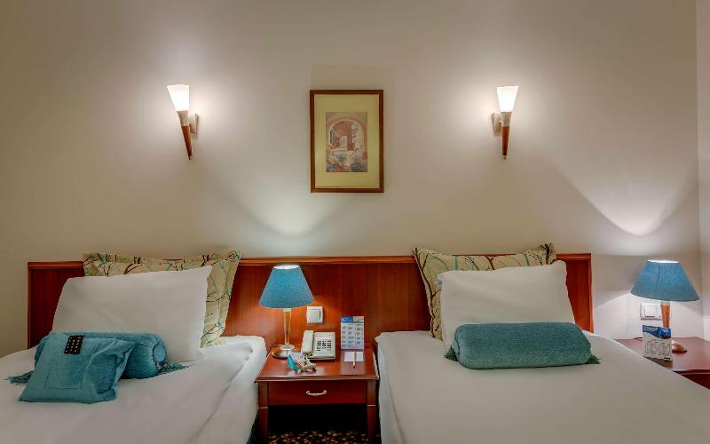 اتاق استاندارد سه نفره, Best Western Plus Khan