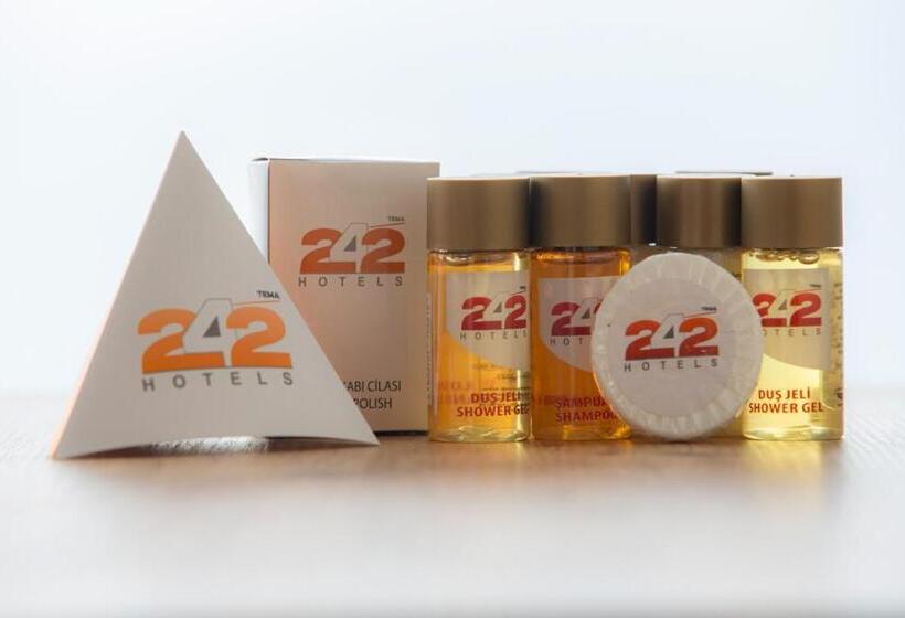 اتاق استاندارد, Tema 242