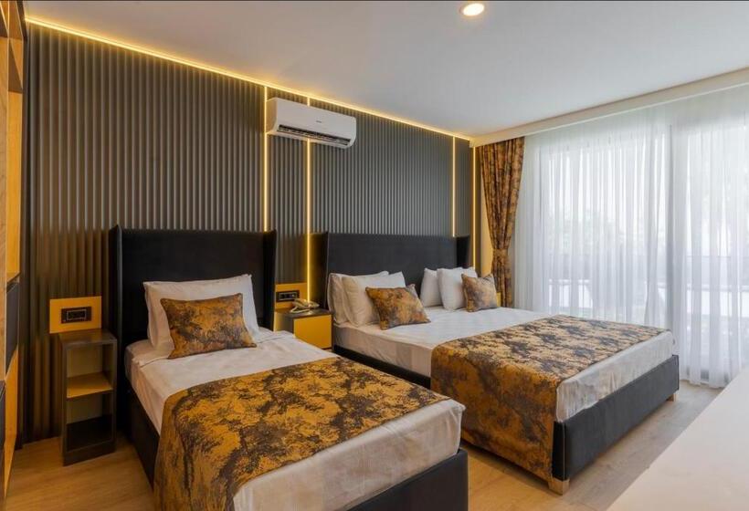 Deluxe Suite Sea View, Tema 242