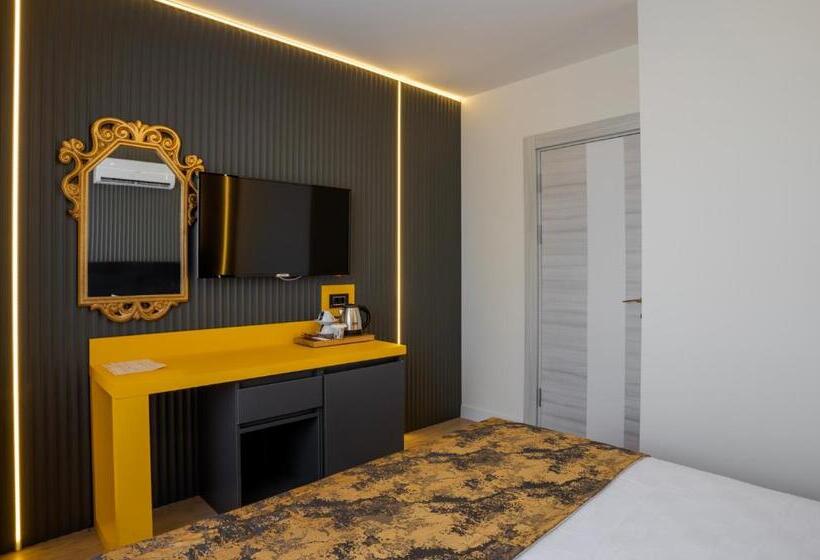 Deluxe Suite Sea View, Tema 242