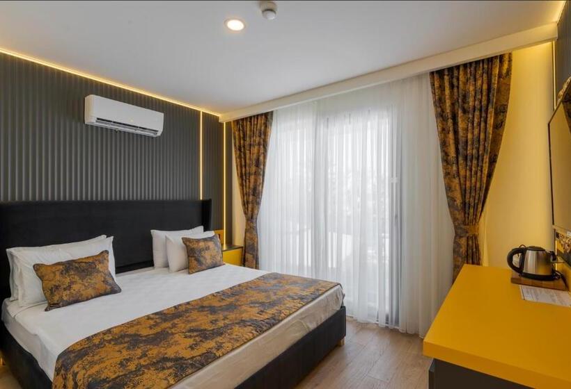 Deluxe Suite Sea View, Tema 242