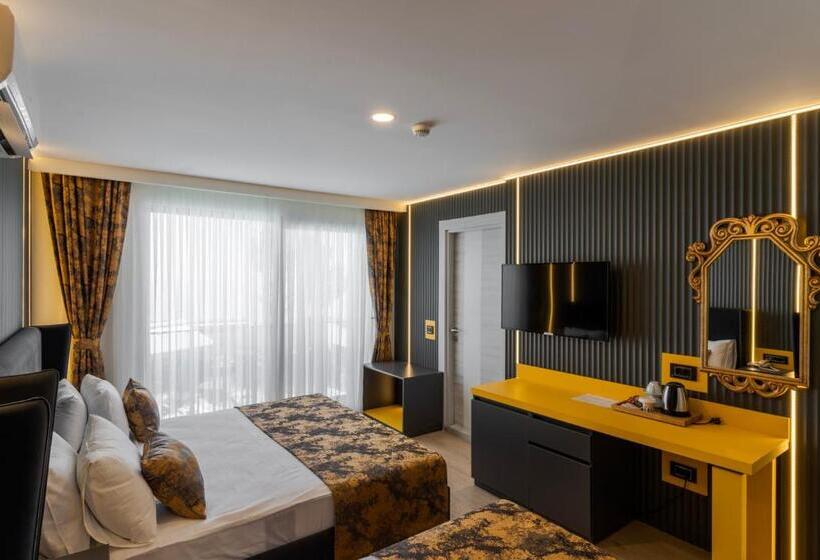 Deluxe Suite Sea View, Tema 242