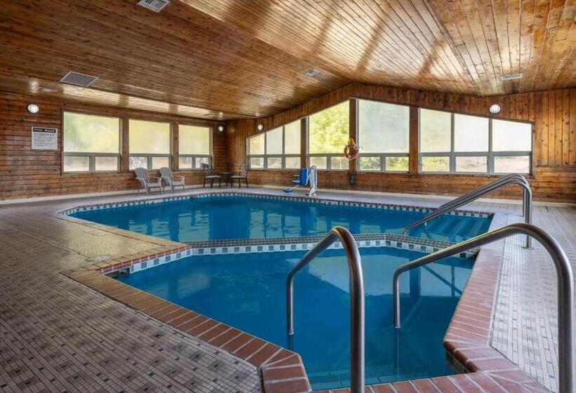 Люкс Кровать Кинг, Travelodge By Wyndham Merrill