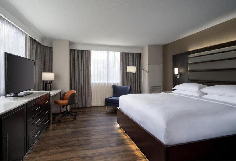 חדר סטנדרט עם מיטת קינג, Delta Hotels By Marriott Jacksonville Deerwood