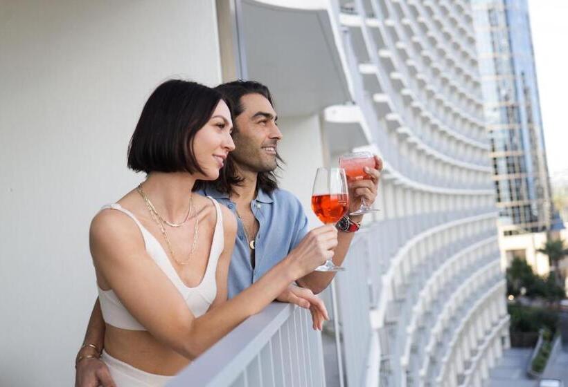 Номер Стандарт с Балконом, Fairmont Century Plaza Los Angeles